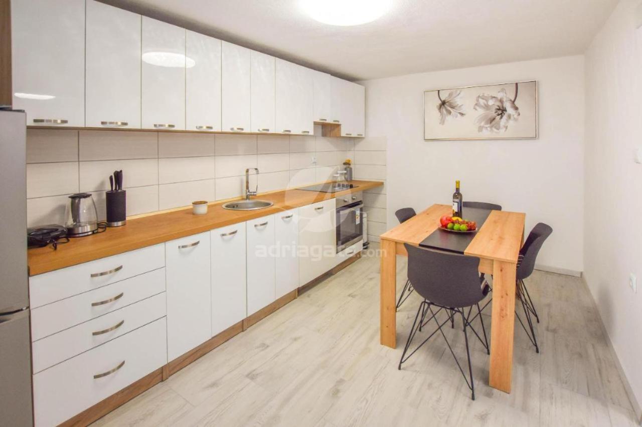 Suite Apartment Toni Poljana  ภายนอก รูปภาพ