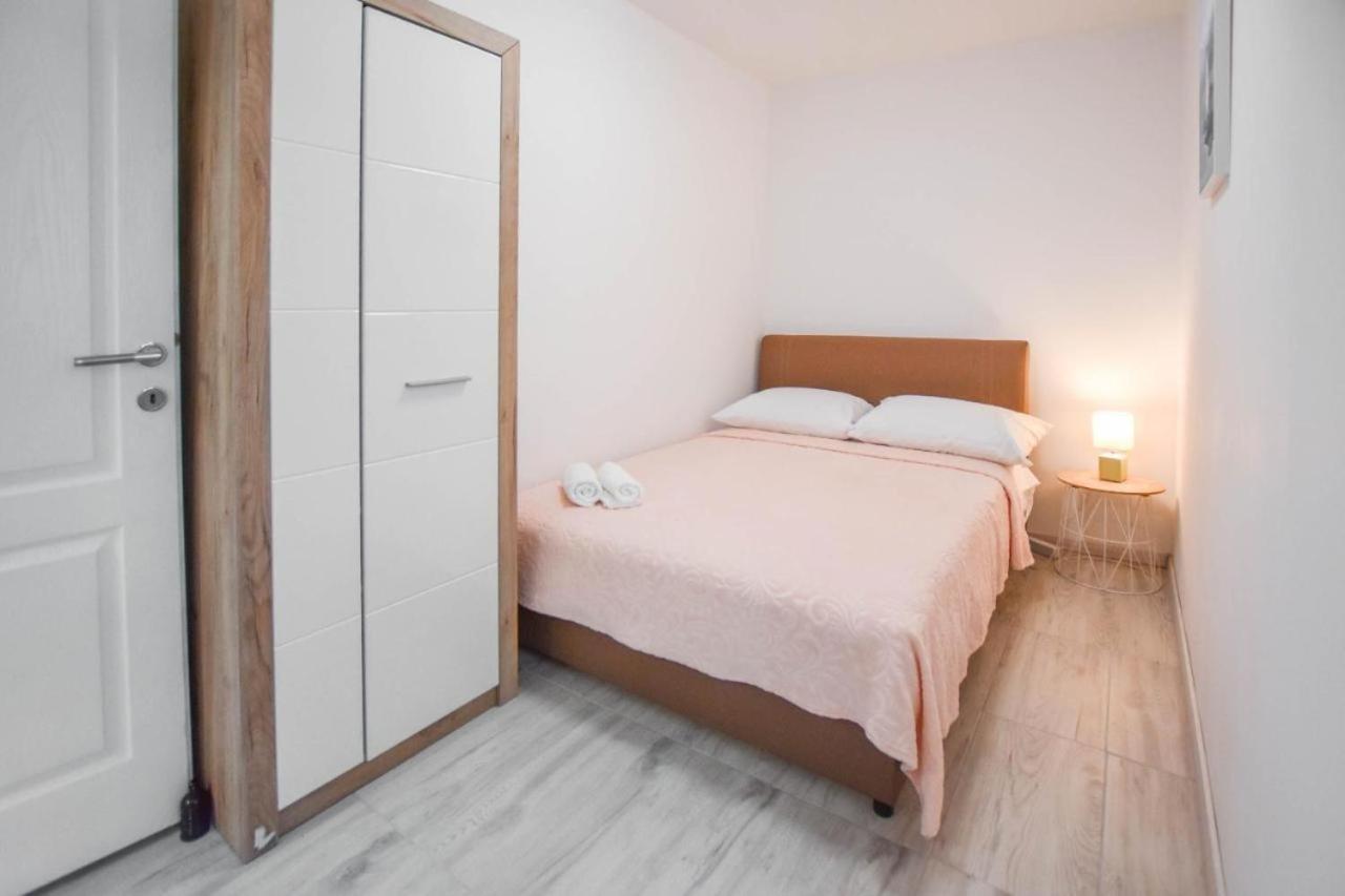 Suite Apartment Toni Poljana  ภายนอก รูปภาพ