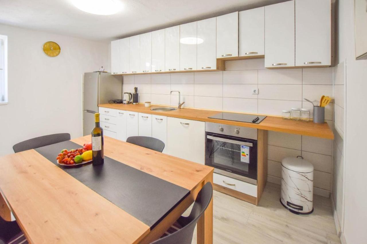 Suite Apartment Toni Poljana  ภายนอก รูปภาพ